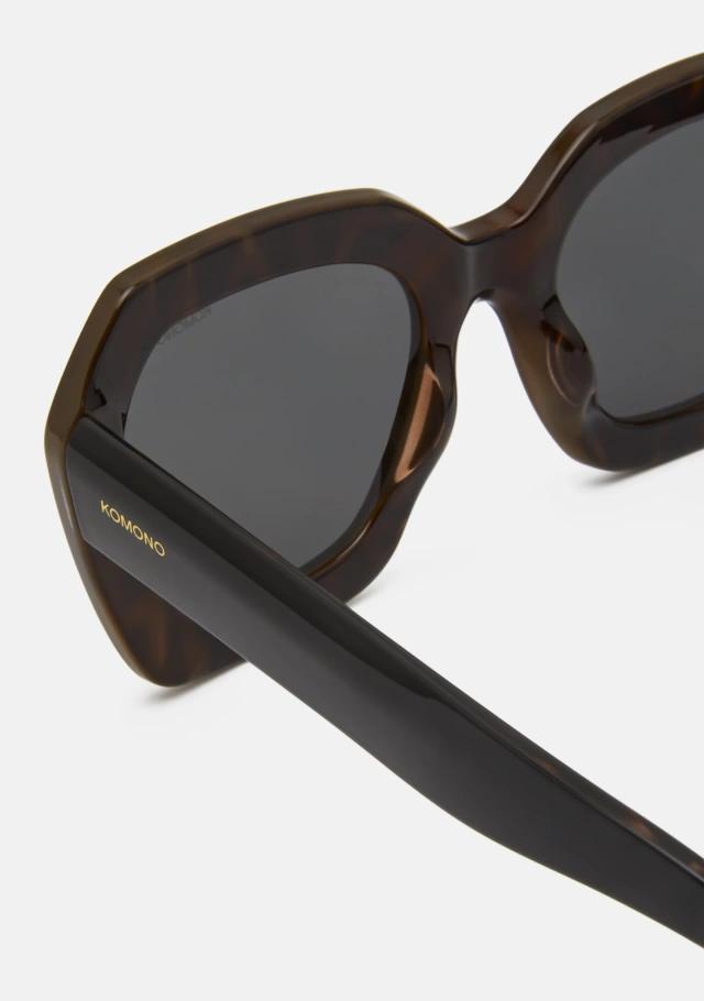 Gwen Black Tortoise