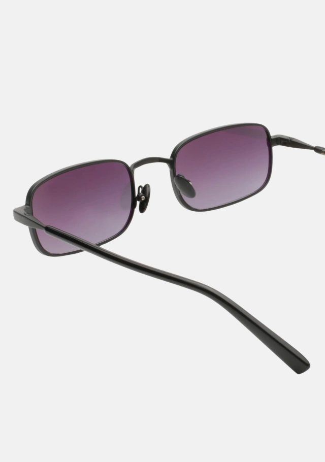 Edara Matte Black