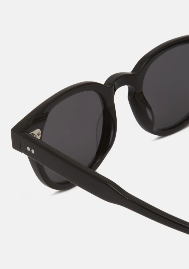 01 Black