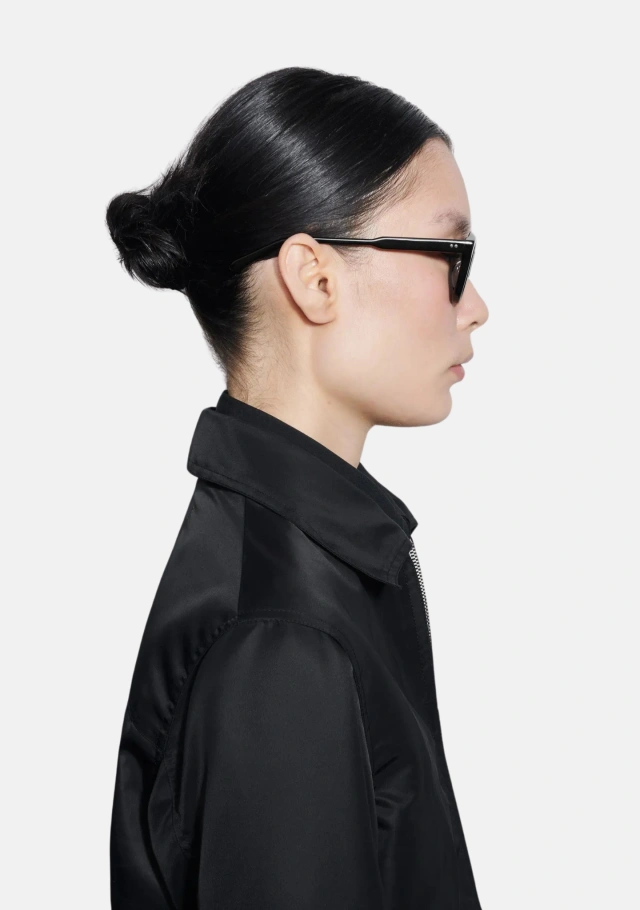 03.2 Black