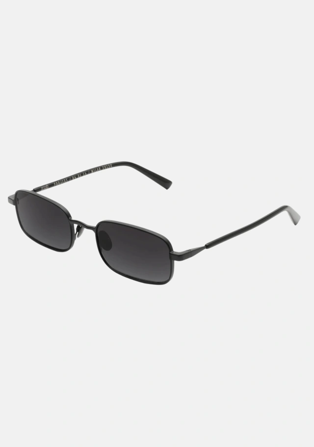 Edara Matte Black