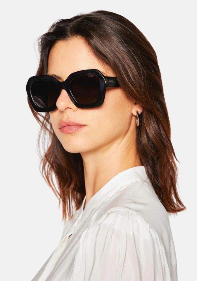 Gwen Black Tortoise
