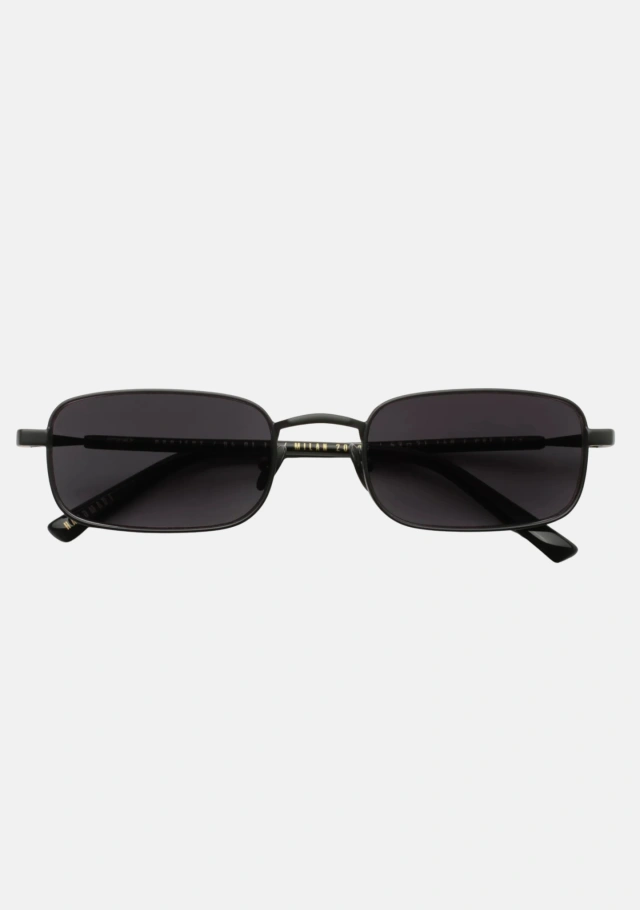 Edara Matte Black