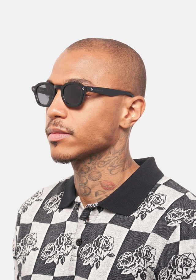 Logos Black / Black