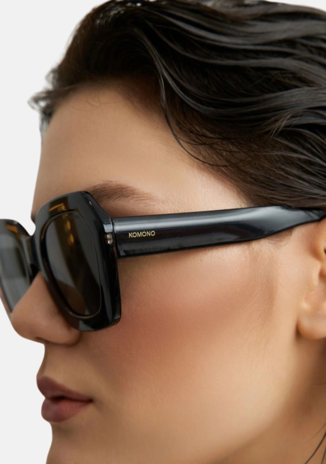 Gwen Black Tortoise